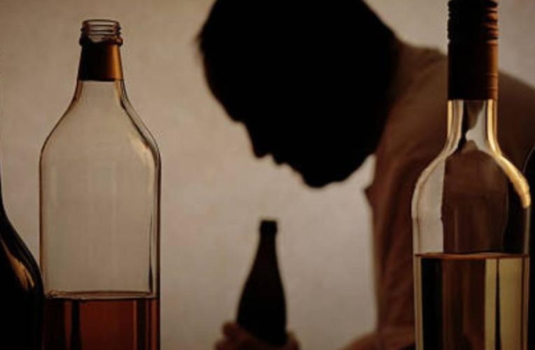 Por querer una bebida alcohólica, hombre asesinó a su vecino