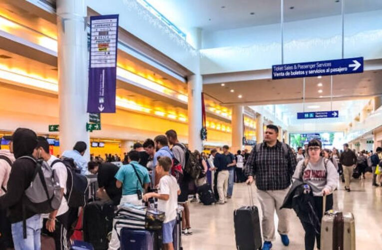 Colombiano denuncia que él y su familia fueron inadmitidos en Cancún por no saberse los últimos dígitos de la tarjeta de su hermano