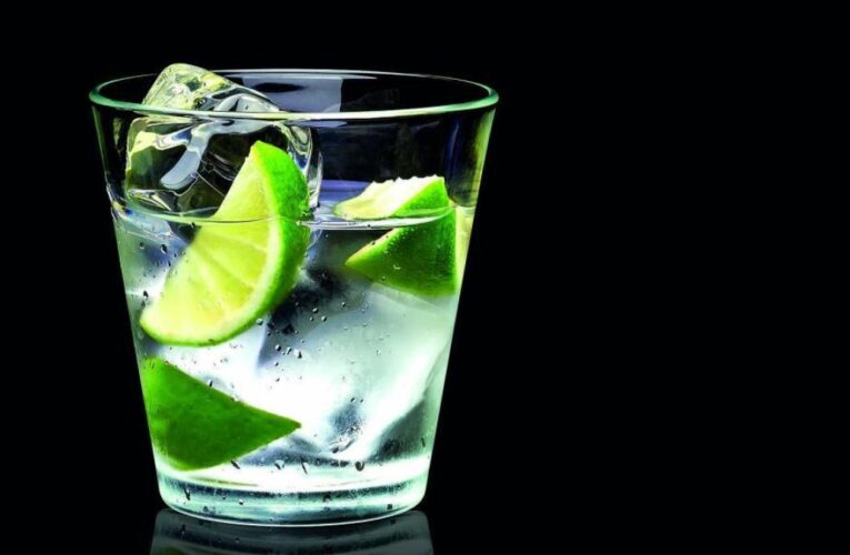 Alerta máxima en Brasil: 195 intoxicados y un muerto por licor adulterado servido en bares, discotecas y puestos callejeros